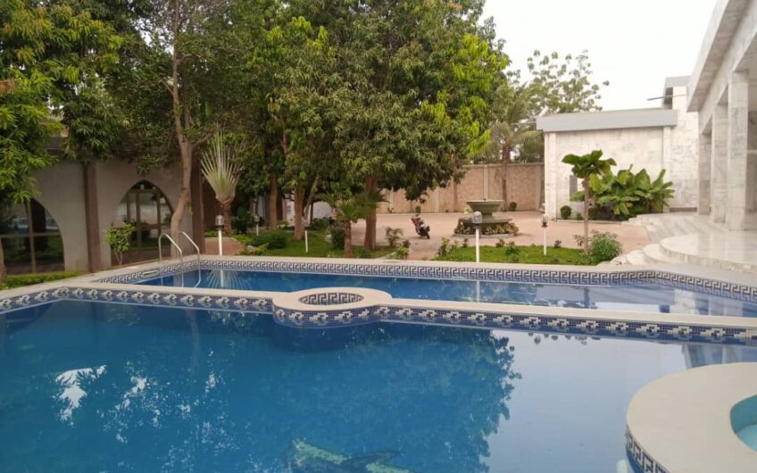Une magnifique villa, R+1avec une cour spacieuse en location à Ouaga 2000